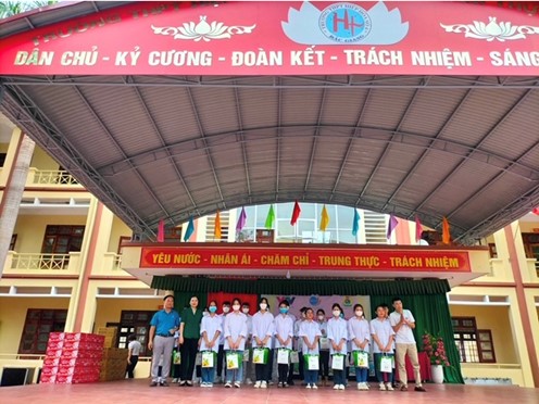 Quỹ Tấm lòng Việt thực hiện dự án “Viết tiếp ước mơ” tại tỉnh Bắc Giang
