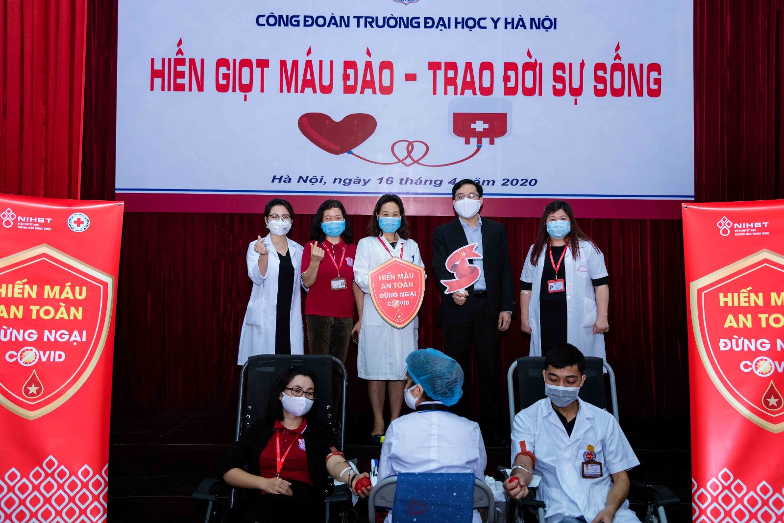 Tin về đợt hiến máu tình nguyên của CĐ Trường ĐH Y Hà Nội