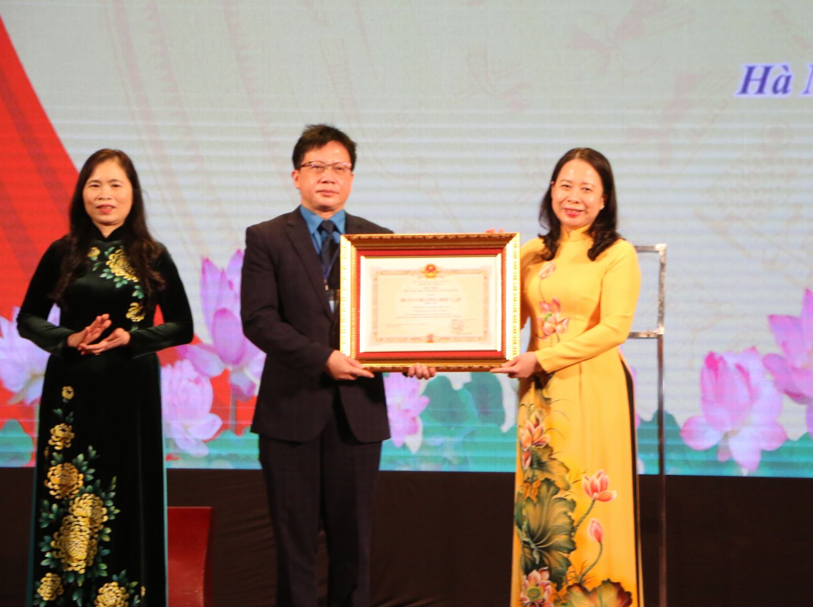 Công đoàn Giáo dục Việt Nam tổ chức Lễ kỷ niệm 70 năm thành lập Công đoàn Giáo dục Việt Nam, đón nhận Huân chương Độc lập hạng Ba và Tuyên dương cán bộ công đoàn tiêu biểu