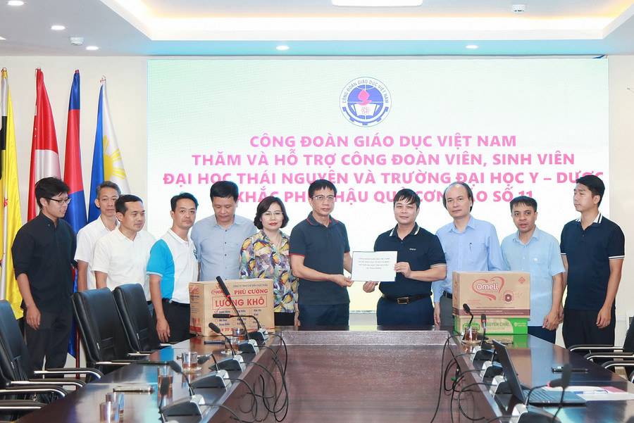 CĐGDVN thăm, hỗ trợ các thầy cô giáo bị ảnh hưởng bởi mưa lũ tại Thái Nguyên