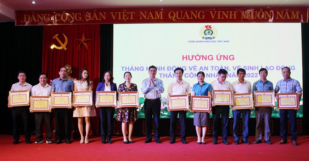 (GDTĐ)Công đoàn Giáo dục Việt Nam hưởng ứng Tháng Công nhân và Tháng Hành động về ATVSLĐ