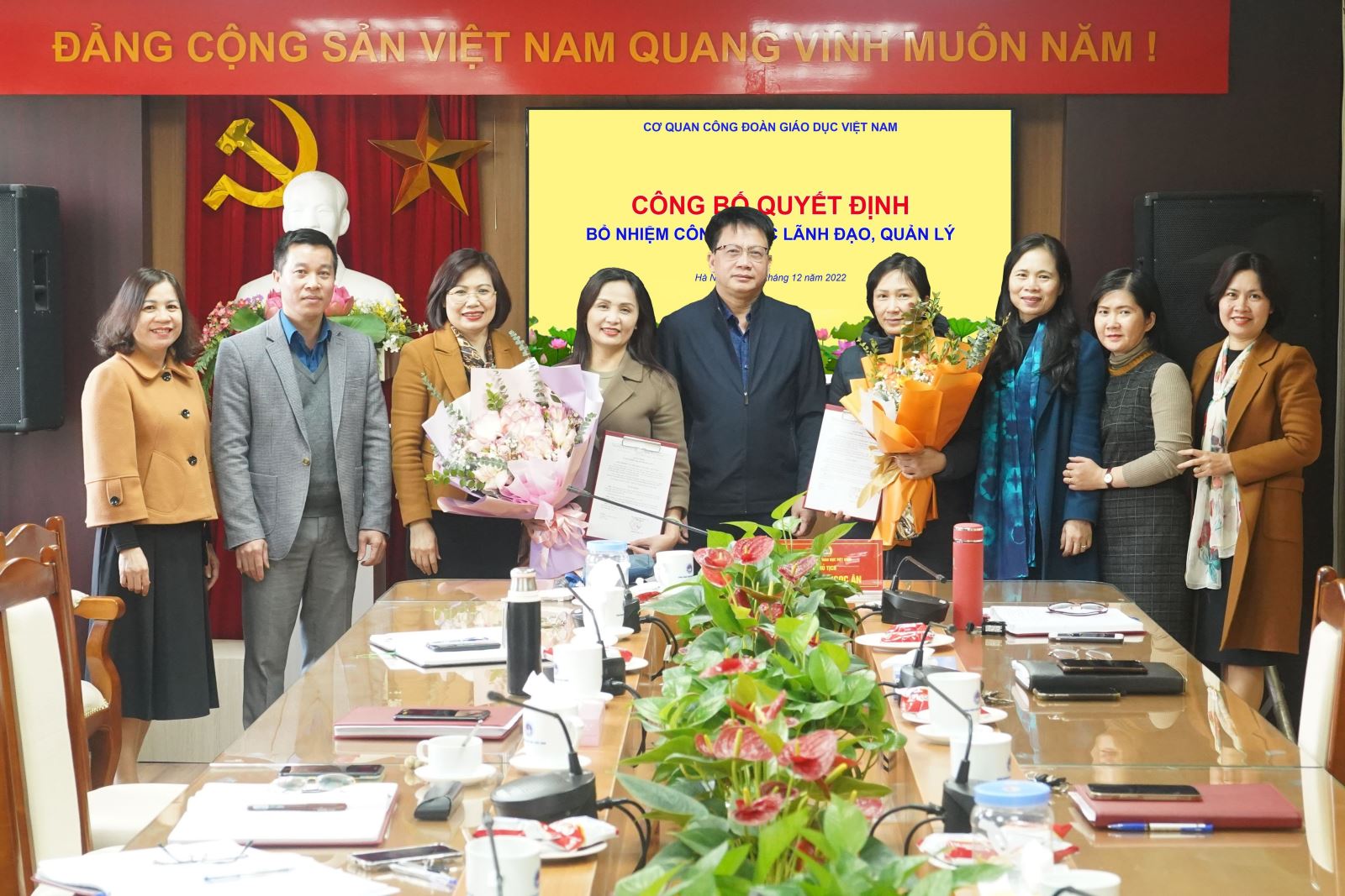 Công đoàn Giáo dục Việt Nam tổ chức công bố và trao Quyết định bổ nhiệm công chức lãnh đạo, quản lý