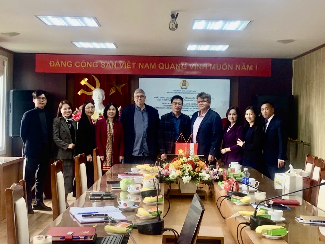  Công đoàn Giáo dục Việt Nam đón tiếp đoàn đại biểu Tổng Công đoàn Áo 